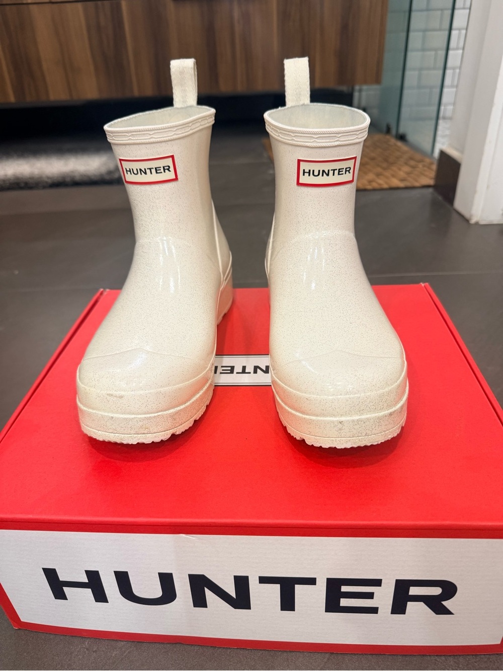 Hunter play short Cream Glitter Short Rain Boots sz 8